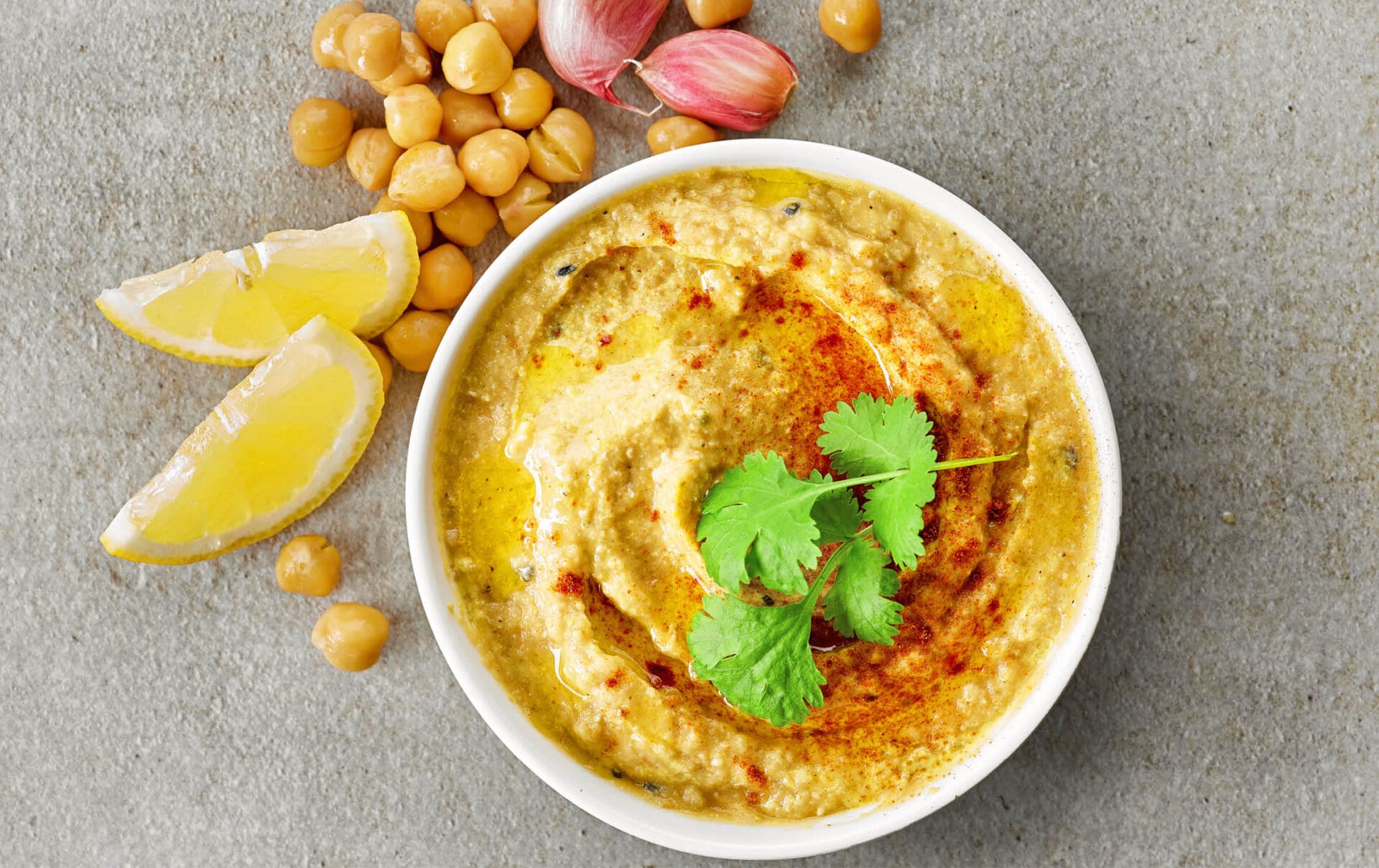 Humus dip with tortilla chips